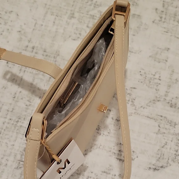 Chic Tan Shoulder Bag - Picture 8 of 15